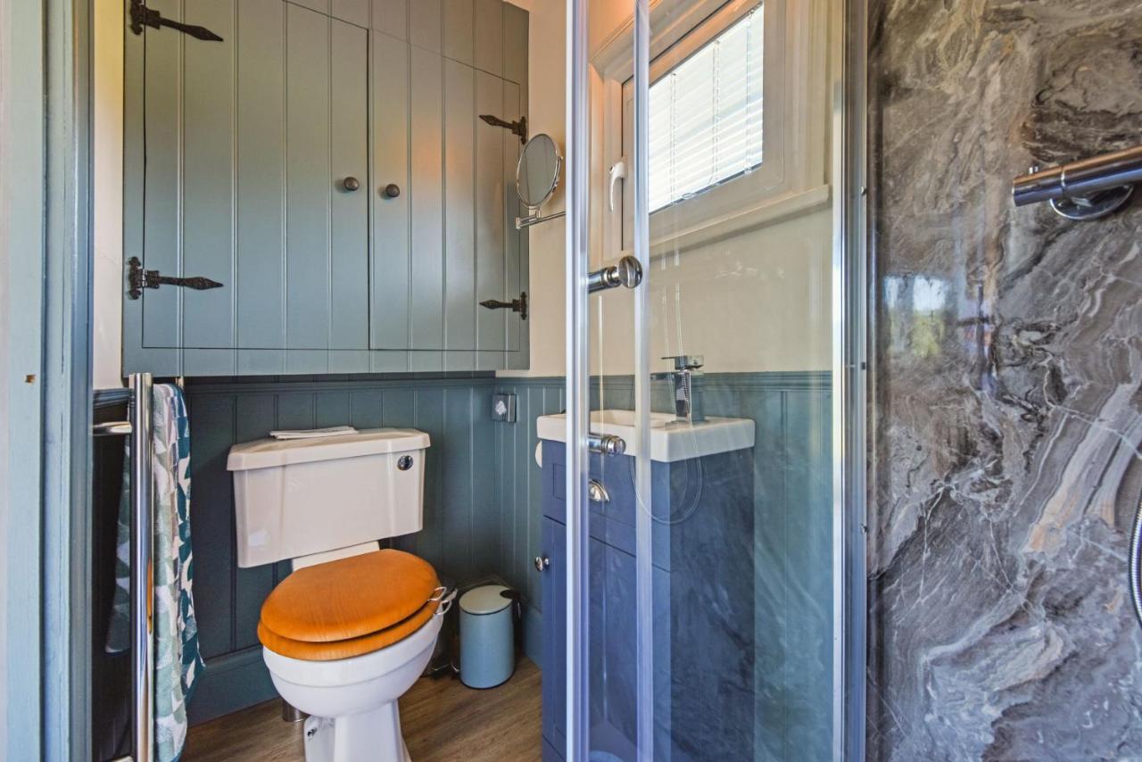 Crabden Shepherd Hut - Blendworth Villa Waterlooville Ngoại thất bức ảnh