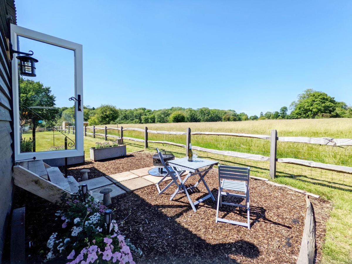 Crabden Shepherd Hut - Blendworth Villa Waterlooville Ngoại thất bức ảnh